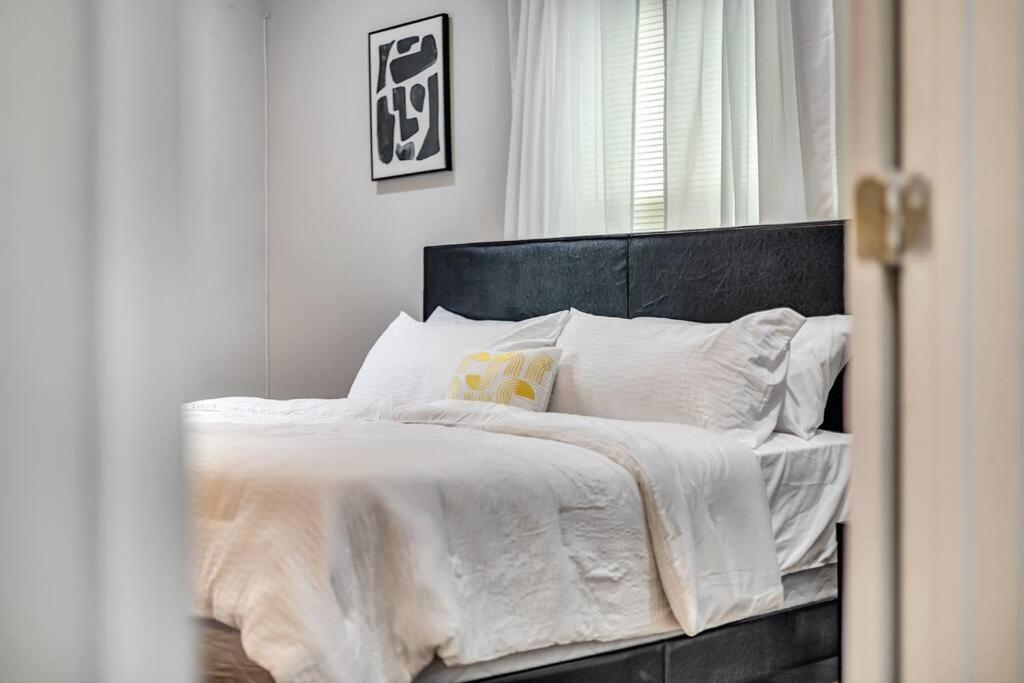 20% Off! Spacious 4br House W/ Free Parking, Wi-fi Atlanta