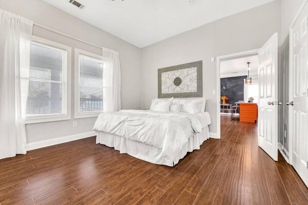 Vakantiehuis 20% Off! Spacious 4br House W/ Free Parking, Wi-fi Atlanta